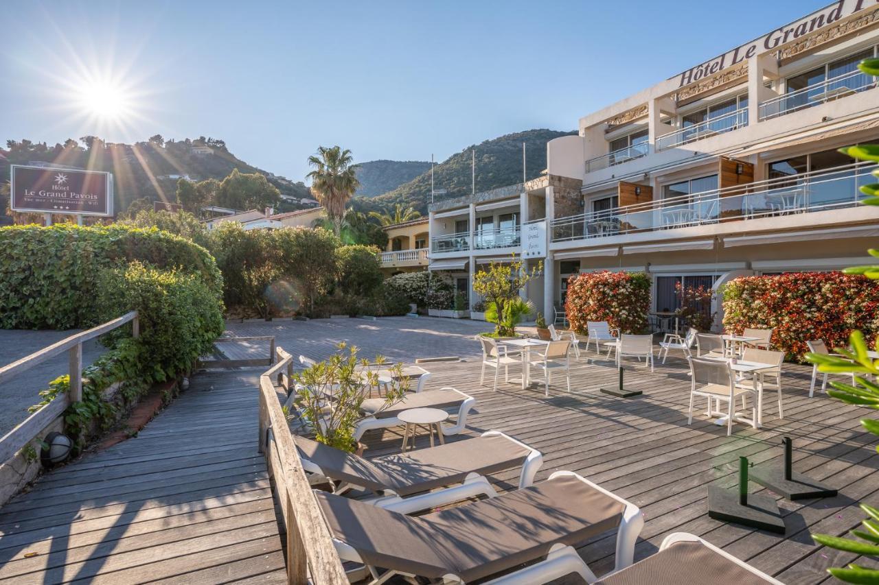 Hotel Le Grand Pavois Le Lavandou Bagian luar foto