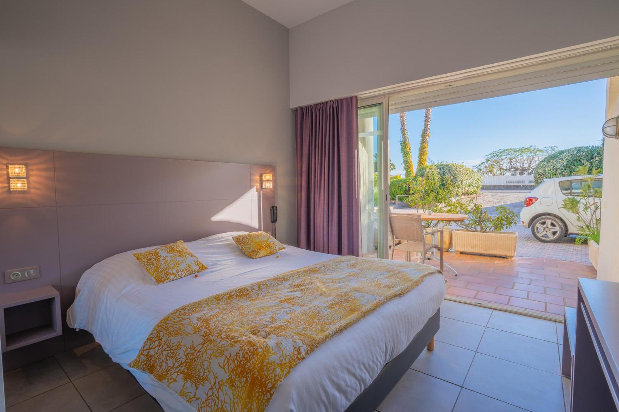 Hotel Le Grand Pavois Le Lavandou Ruang foto