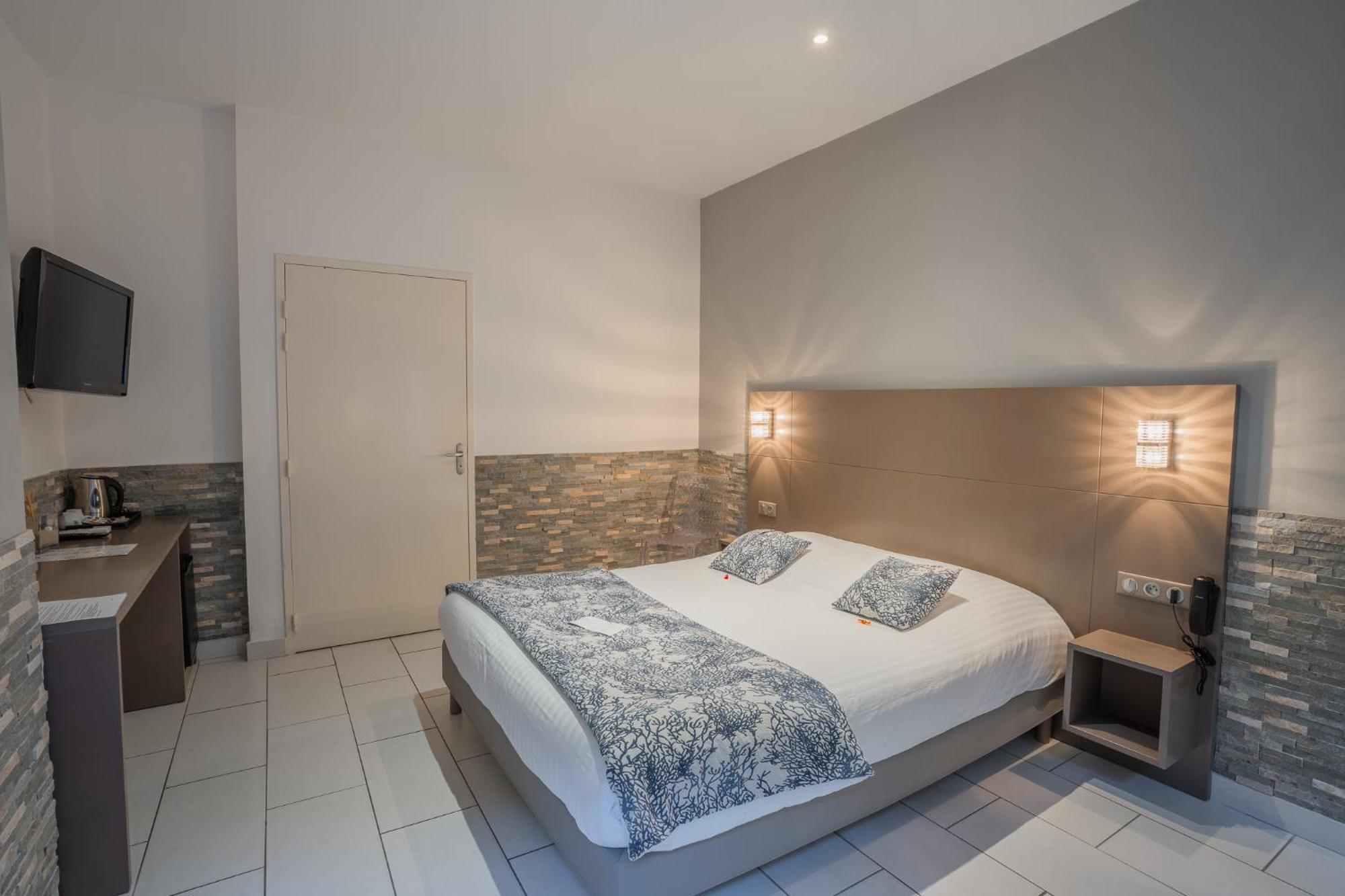 Hotel Le Grand Pavois Le Lavandou Ruang foto